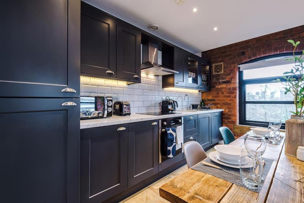 Luxury Oversized Apartment With Signature Bathroom 利兹 外观 照片