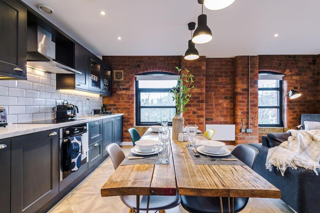 Luxury Oversized Apartment With Signature Bathroom 利兹 外观 照片