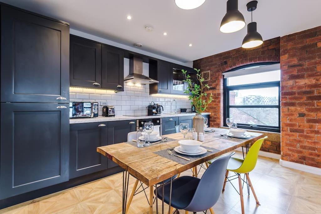 Luxury Oversized Apartment With Signature Bathroom 利兹 外观 照片